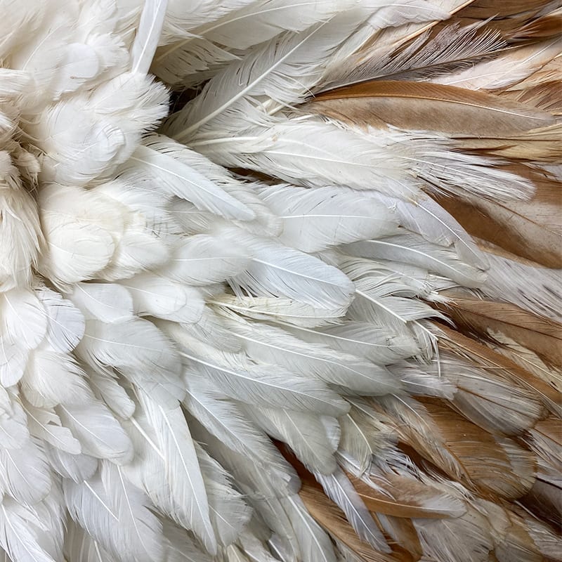 Fjer vægdekoration juju hat - lysebrun med hvid midte - Billede 2