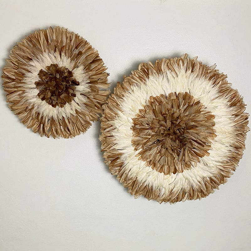 Fjer vægdekoration juju hat - hvid med stor lysebrun midte - Billede 2