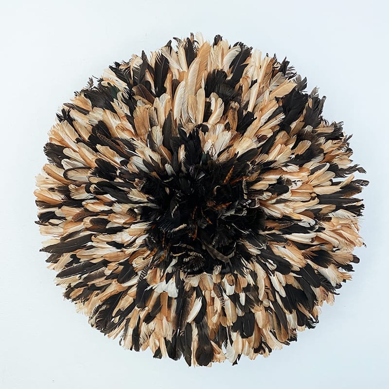 Fjer vægdekoration Juju hat - brunt og gyldent miks
