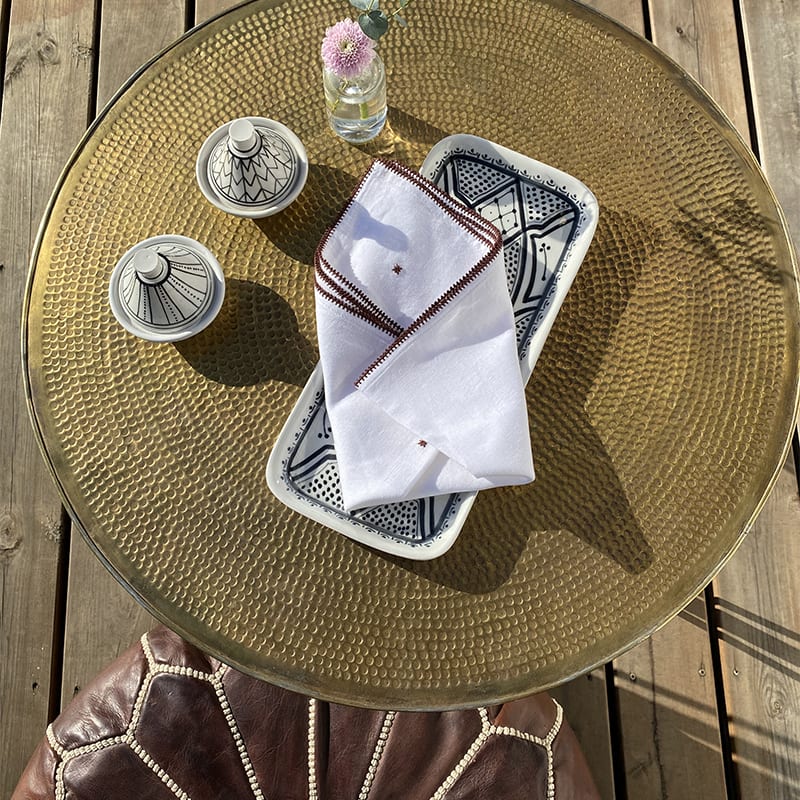 Stofserviet med håndbroderet mønster - brun - Billede 2