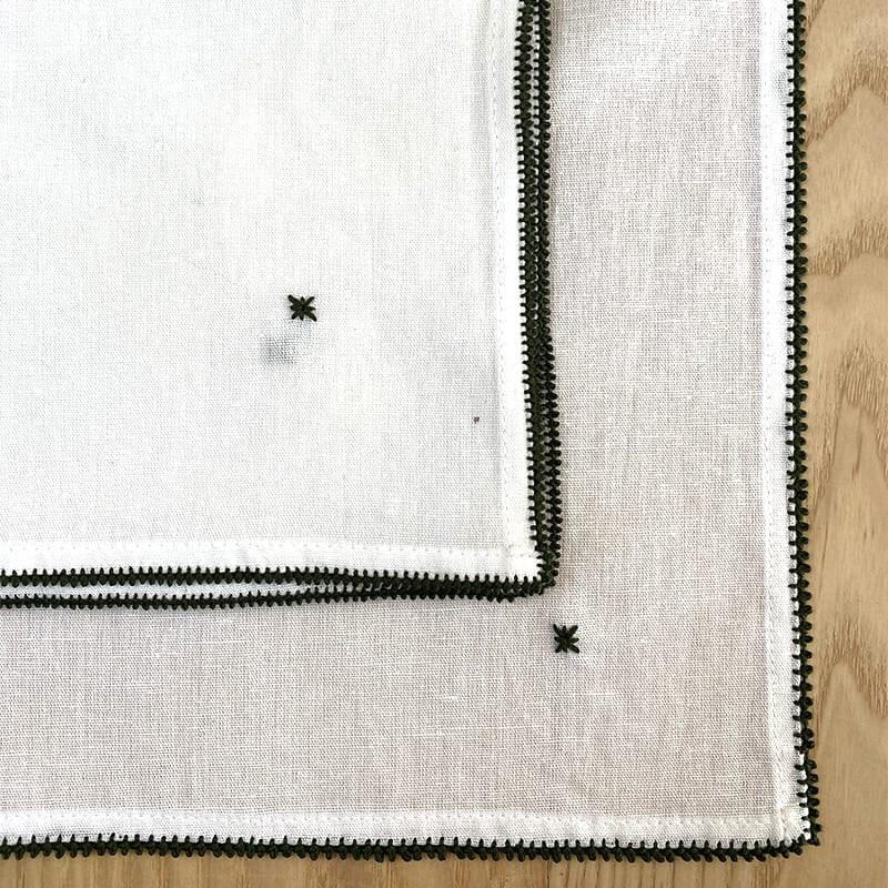 Stofserviet med håndbroderet mønster - grøn - Billede 4