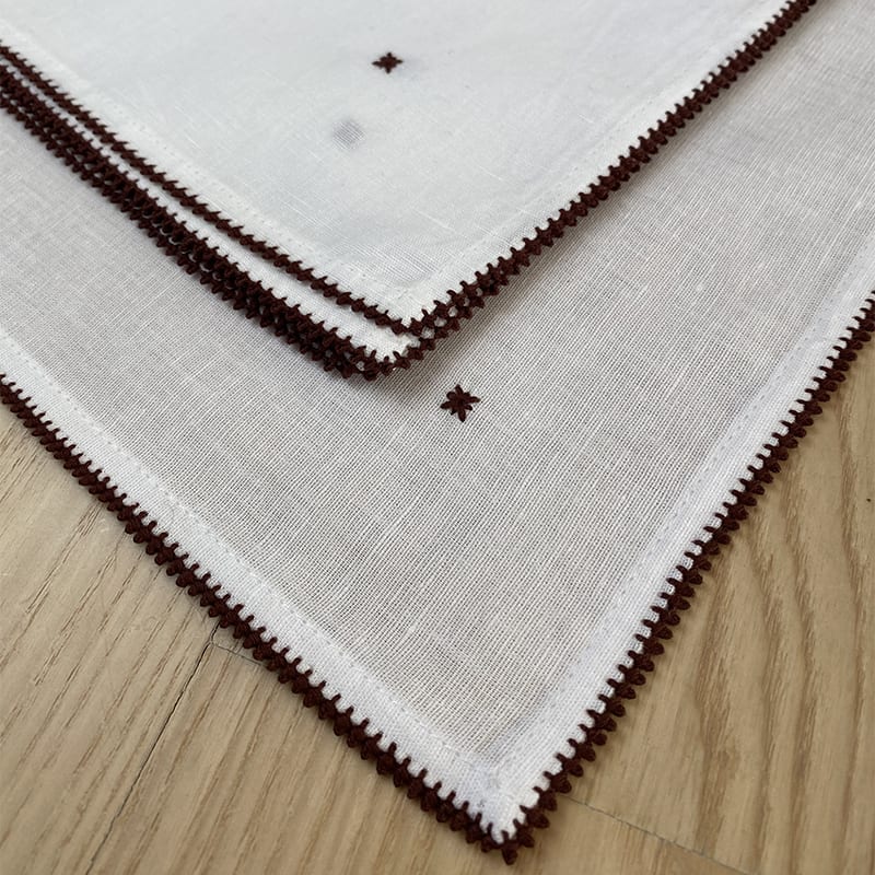 Stofserviet med håndbroderet mønster - brun - Billede 4