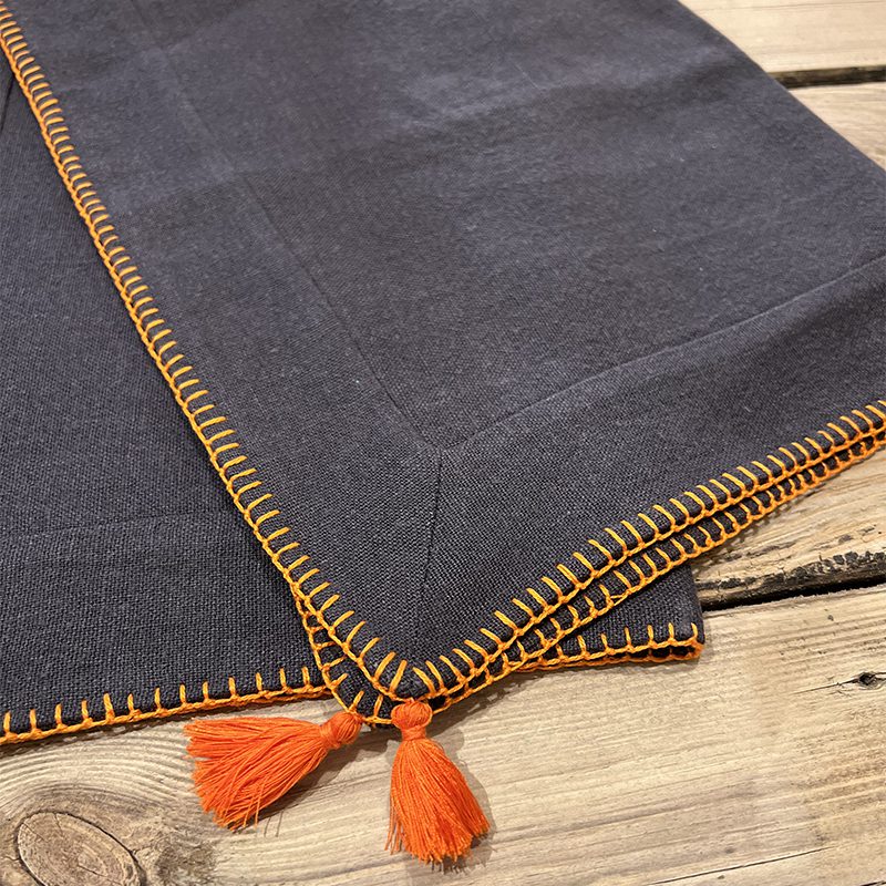Koksgrå dækkeserviet - orange kant - Billede 2