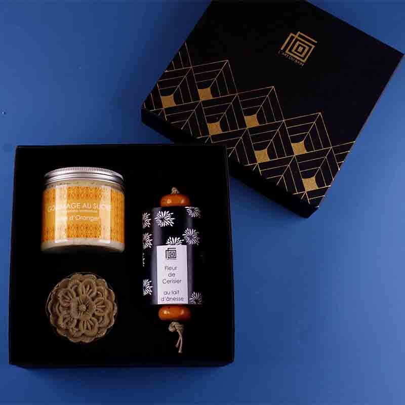 Gaveæske stor, sæberulle, shampoo bar og bodyscrub