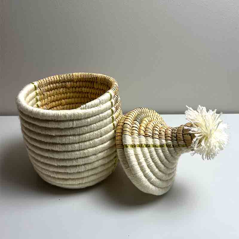 Lille kurv i natur og hvid med guld stribe - Billede 3